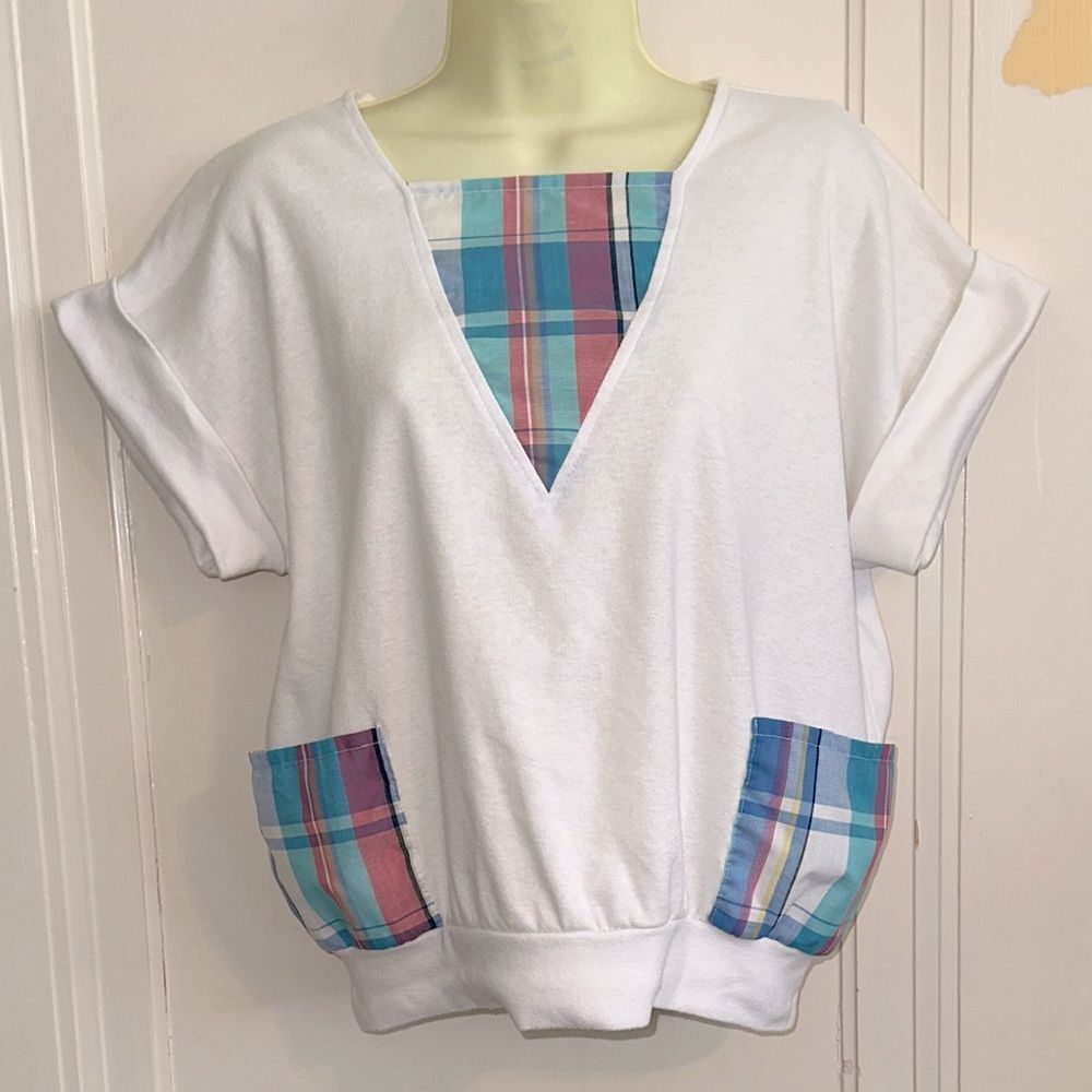 Vtg  70s/80s ACT 3 White Short Sleeve Knit Top with Plaid Neck &‎ Pocket Accents
